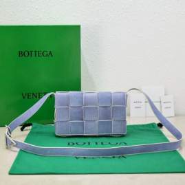 Picture of Bottega Veneta Handbags _SKUfw184062271fw